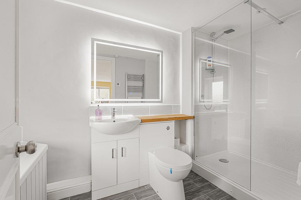 Bed 1 En-Suite