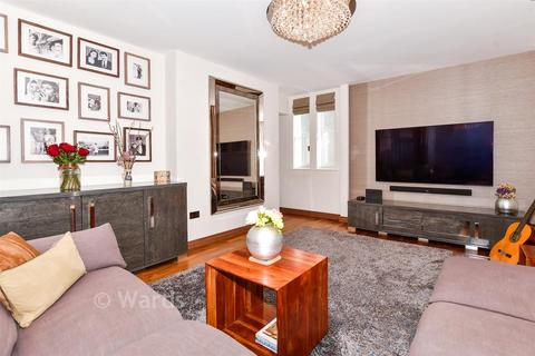 2 bedroom ground floor maisonette for sale, Preston Hall, Aylesford ME20