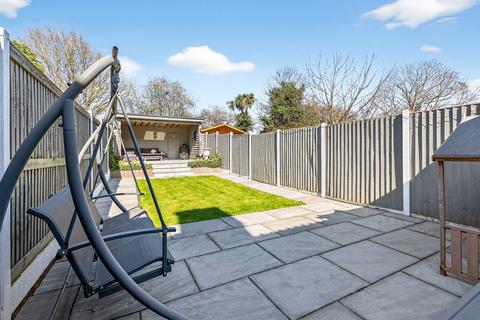 3 bedroom terraced house for sale, Shaftesbury Road, Carshalton, SM5