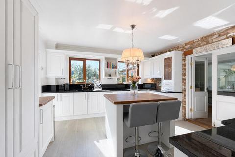 4 bedroom detached house for sale, Charing Heath