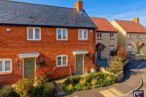 3 bedroom end of terrace house for sale, Paddock View, Old Stratford MK19