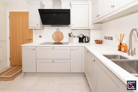 3 bedroom end of terrace house for sale, Paddock View, Old Stratford MK19