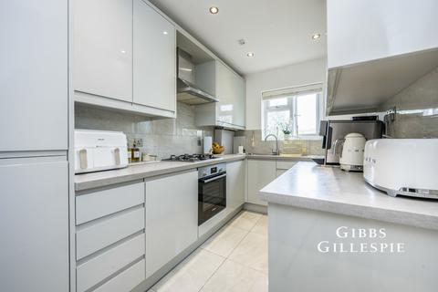 3 bedroom flat to rent, Devonshire Road, Pinner, HA5