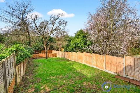 3 bedroom flat to rent, Knollys Road, Tulse Hill, SW16 2JJ