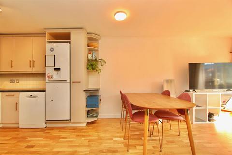 undefined, Defoe Road, London N16