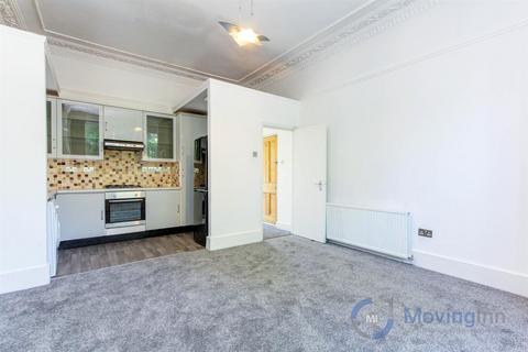2 bedroom flat to rent, Thurlow Park Road, West Dulwich, SE21 8HY