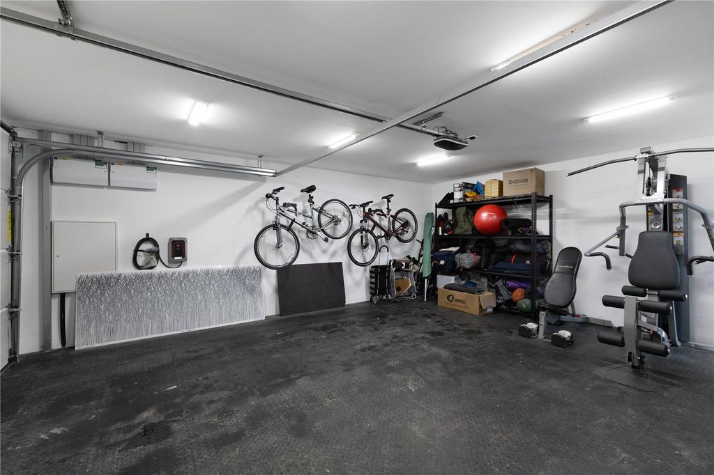 Gym/Garage