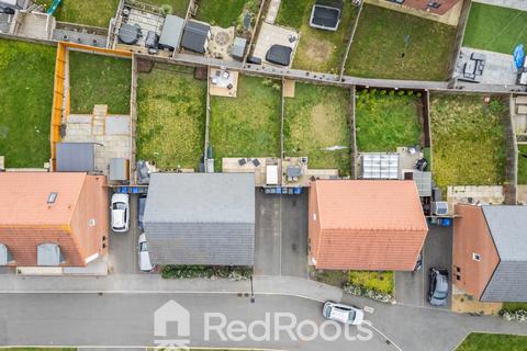 3 bedroom semi-detached house for sale, Creek Drive, Doncaster DN6