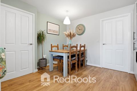 3 bedroom semi-detached house for sale, Creek Drive, Doncaster DN6