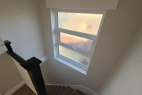 undefined, 2 bedroom flat in Morley Hill, Enfield, EN2 area