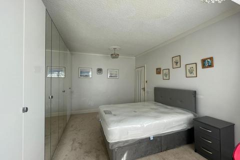 undefined, Berkeley Avenue, Hounslow TW4