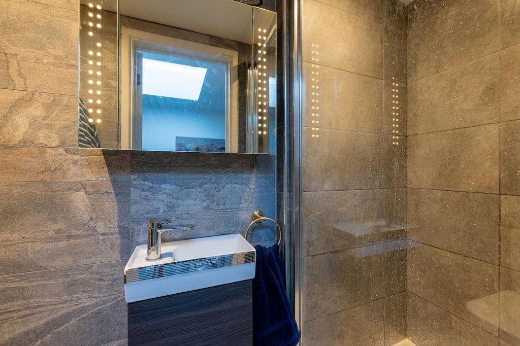 Annex Shower Room