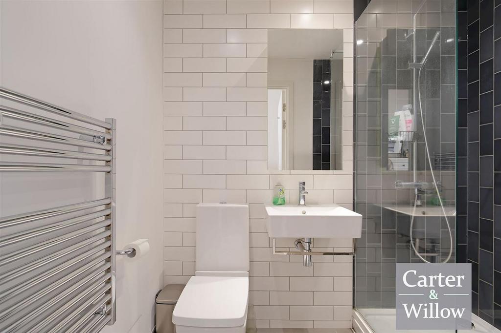 En suite shower