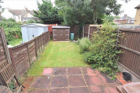 2 bedroom end of terrace house for sale, The Old Orchard, Rainham,