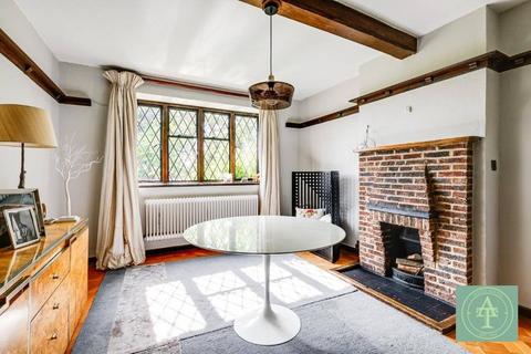 undefined, Deansway, East Finchley N2 0JE