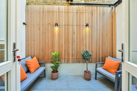 2 bedroom maisonette for sale, Waterloo Road, Waterloo, London, SE1