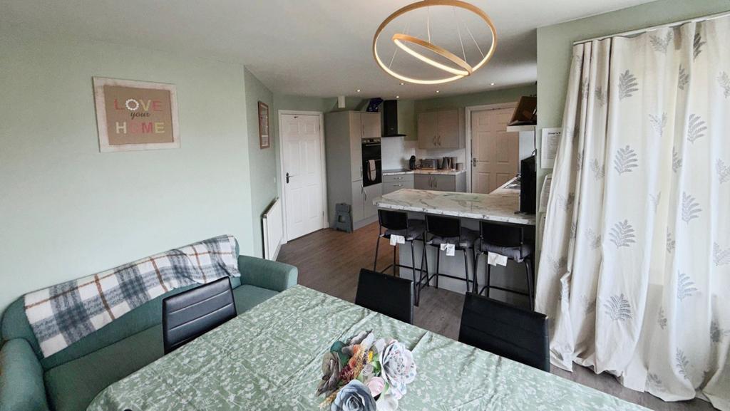Diner/Kitchen
