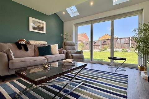 4 bedroom detached house for sale, Vermeer Ride, Springfield, Chelmsford