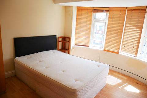 undefined, Hibernia Road, Hounslow TW3