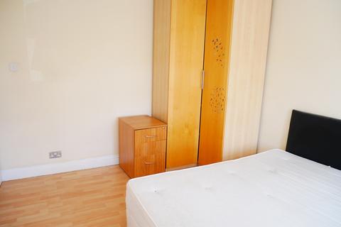 undefined, Hibernia Road, Hounslow TW3