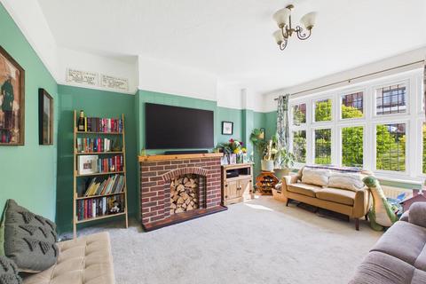 3 bedroom semi-detached house for sale, Petersfield Crescent, Coulsdon CR5