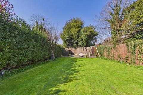 3 bedroom semi-detached house for sale, Petersfield Crescent, Coulsdon CR5