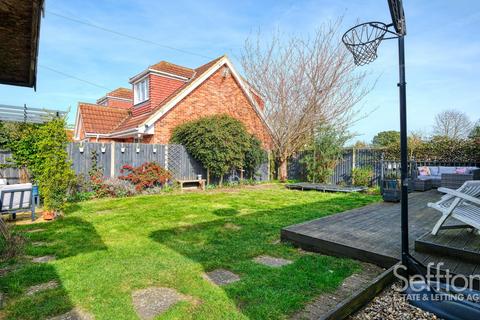 4 bedroom semi-detached bungalow for sale, St. Williams Way, Norwich, Norfolk