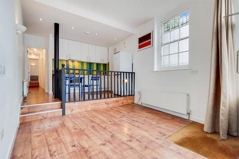 2 bedroom flat to rent, Dartmouth Road, Forest Hill, SE23