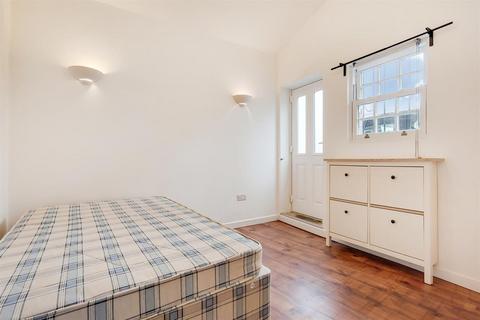2 bedroom flat to rent, Dartmouth Road, Forest Hill, SE23