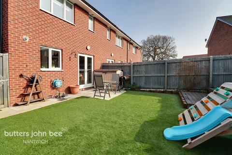 3 bedroom townhouse for sale, Heald Way, Nantwich