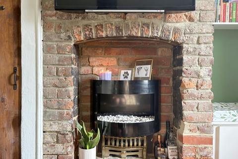 undefined, Tewkesbury GL20