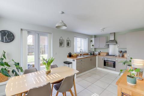 3 bedroom detached house for sale, Sturmer Way, Nottingham NG8