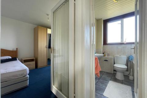 undefined, Wood Lane, Isleworth TW7