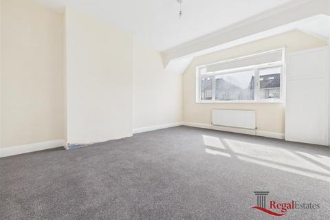 4 bedroom house to rent, Chartley Avenue, London, NW2 7RA