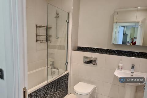 undefined, Limeview Apts, London, E14