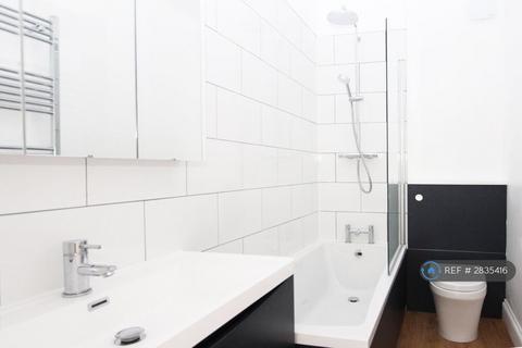 4 bedroom terraced house to rent, Haysworth Street, Preston, PR1