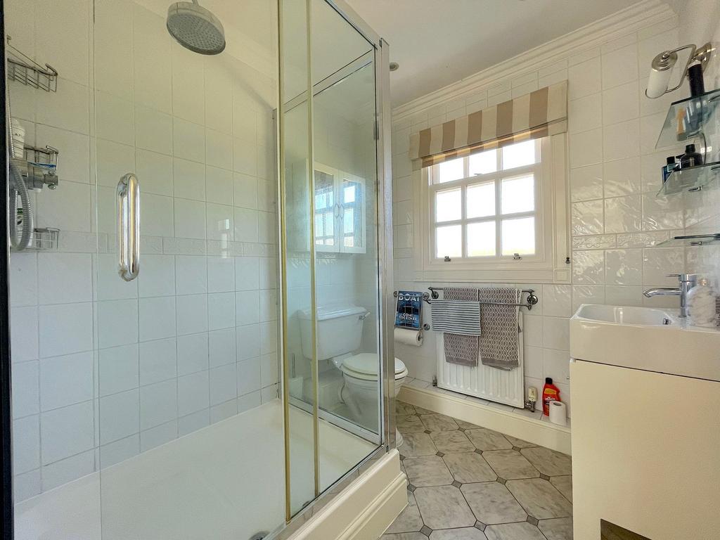 En-Suite One (1)