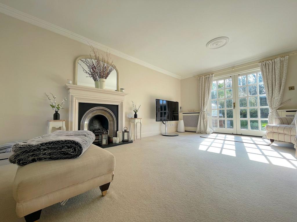 Living Room (2)