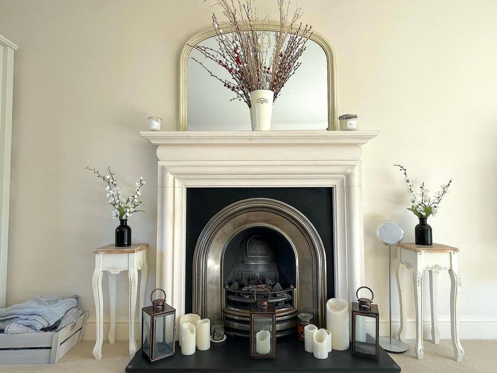 Living Room (3)