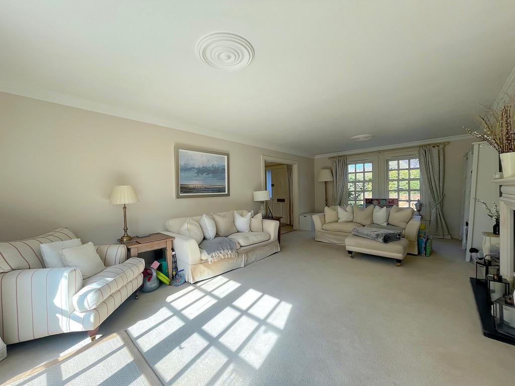 Living Room (4)