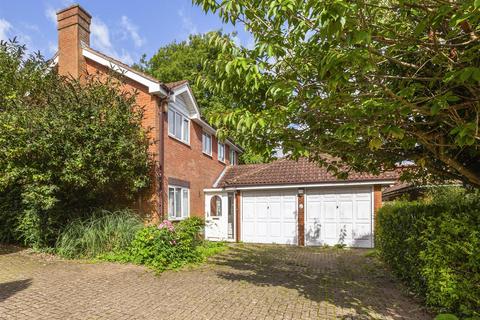 4 bedroom detached house for sale, Meare Close, Tadworth