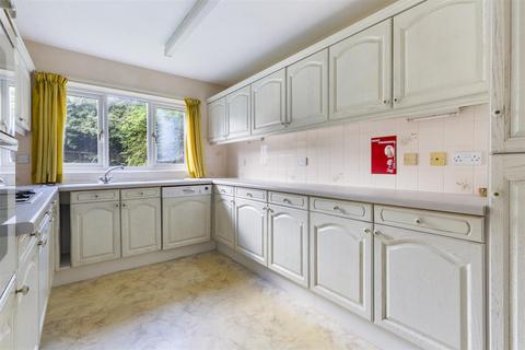 4 bedroom detached house for sale, Meare Close, Tadworth