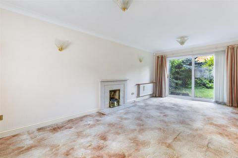 4 bedroom detached house for sale, Meare Close, Tadworth