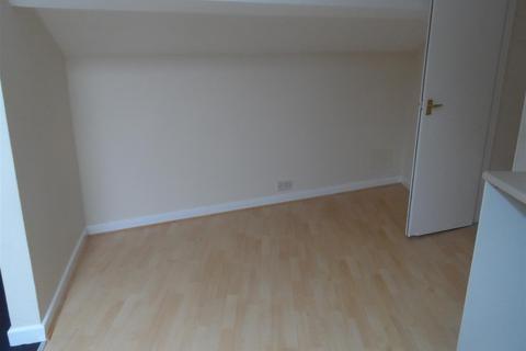undefined, High Street, HORNCASTLE