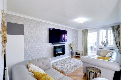 3 bedroom property for sale, Danbury Crescent, South Ockendon RM15