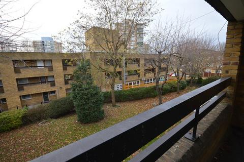 2 bedroom flat to rent, Hobday Street, Poplar, E14 6AZ