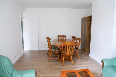2 bedroom flat to rent, Falling Lane, Yiewsley UB7