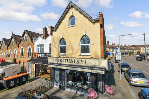 3 bedroom maisonette for sale, Chigwell Road, Woodford Green IG8
