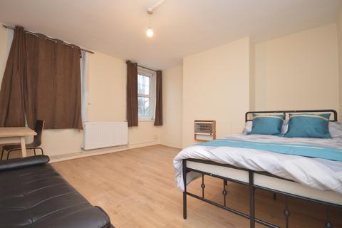1 bedroom in a flat share to rent, Electric House, Bow Road, E3 2BL