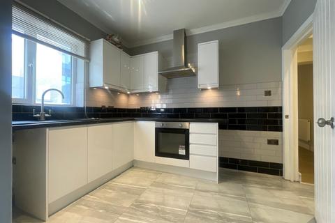 2 bedroom flat to rent, Bathurst Walk, Iver SL0